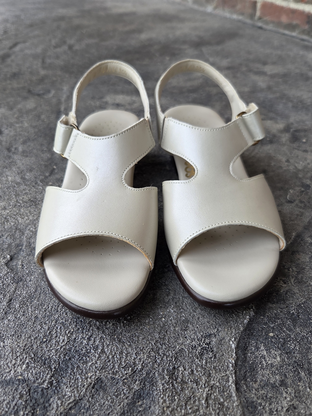 SAS Tripad Comfort Open Toe Slingback Heel Sandals Pearl Bone Size 6W